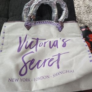 Victoria secret totes 3 listed